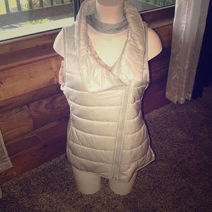 Women’s Large Reebok puffer vest